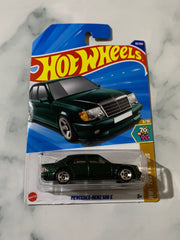 Hot Wheels HW: '70's VS '90's Mercedes-Benz 500 E