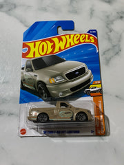 Hot Wheels Hot Trucks '99 Ford F-150 SVT Lightning
