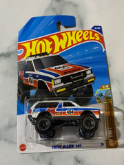 Hot Wheels HW Dirt Chevy Blazer 4x4