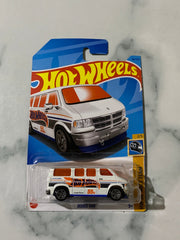 Hot Wheels HW 55 Race Team Dodge Van